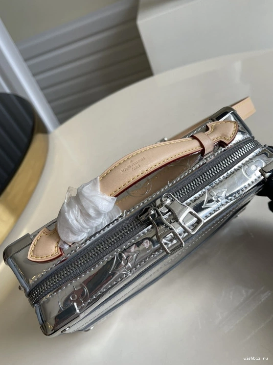WIS TRUNK VUITTON LOUIS HANDLE 0820